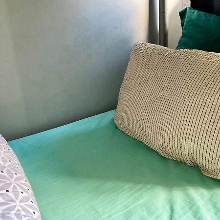 Female-Dortoir Femme -Dorm Shared Room Paris Bobigny Bagian luar foto