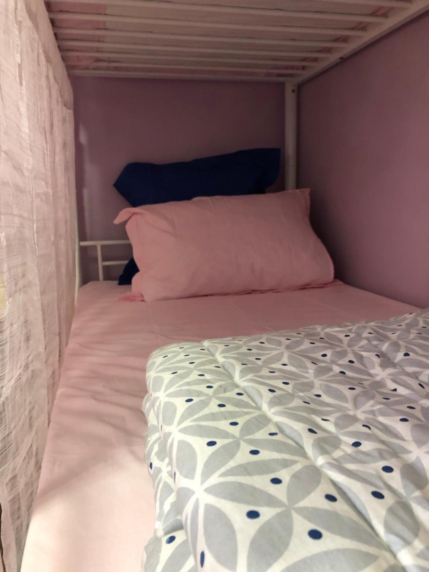 Female-Dortoir Femme -Dorm Shared Room Paris Bobigny Bagian luar foto