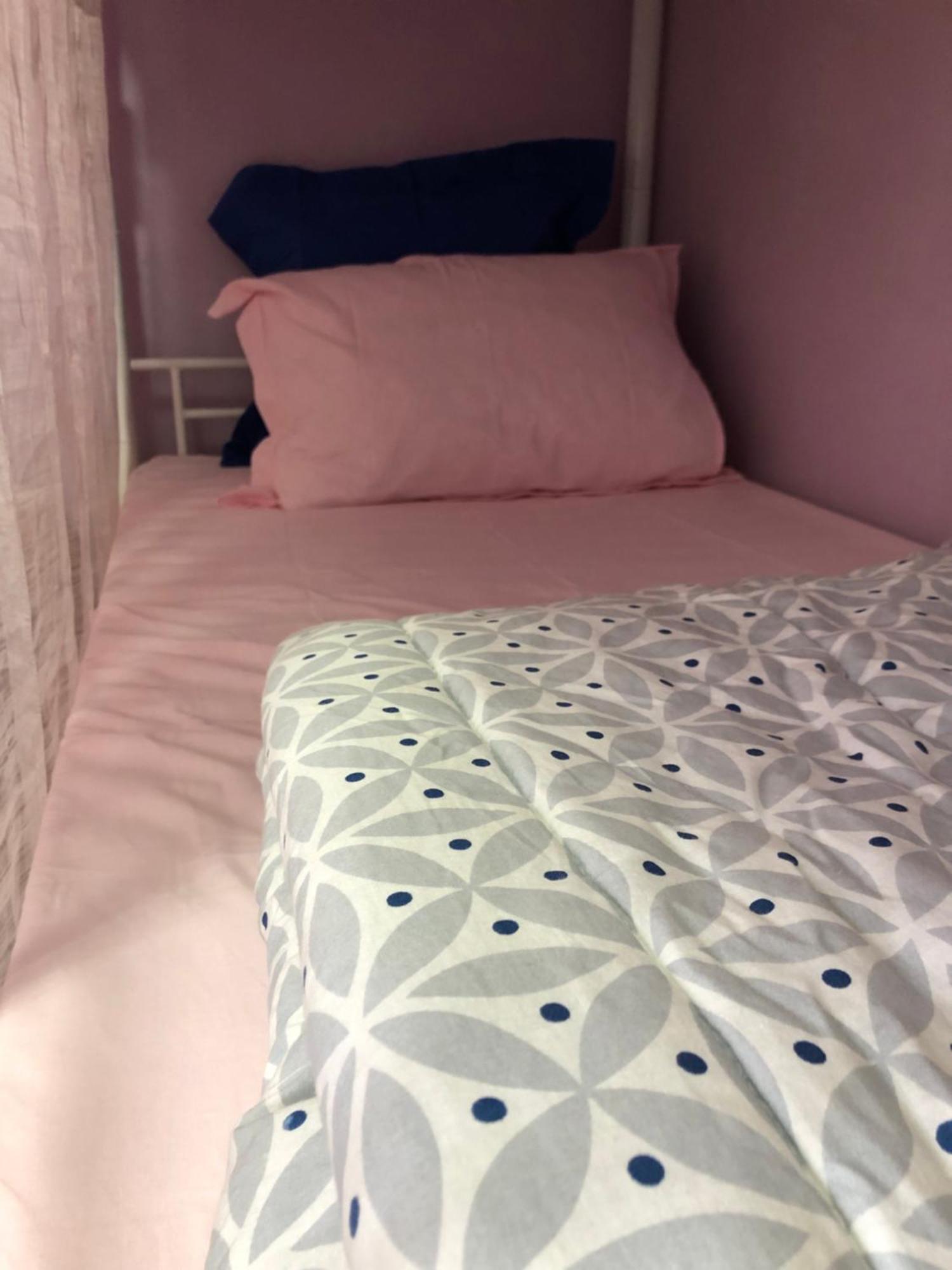Female-Dortoir Femme -Dorm Shared Room Paris Bobigny Bagian luar foto