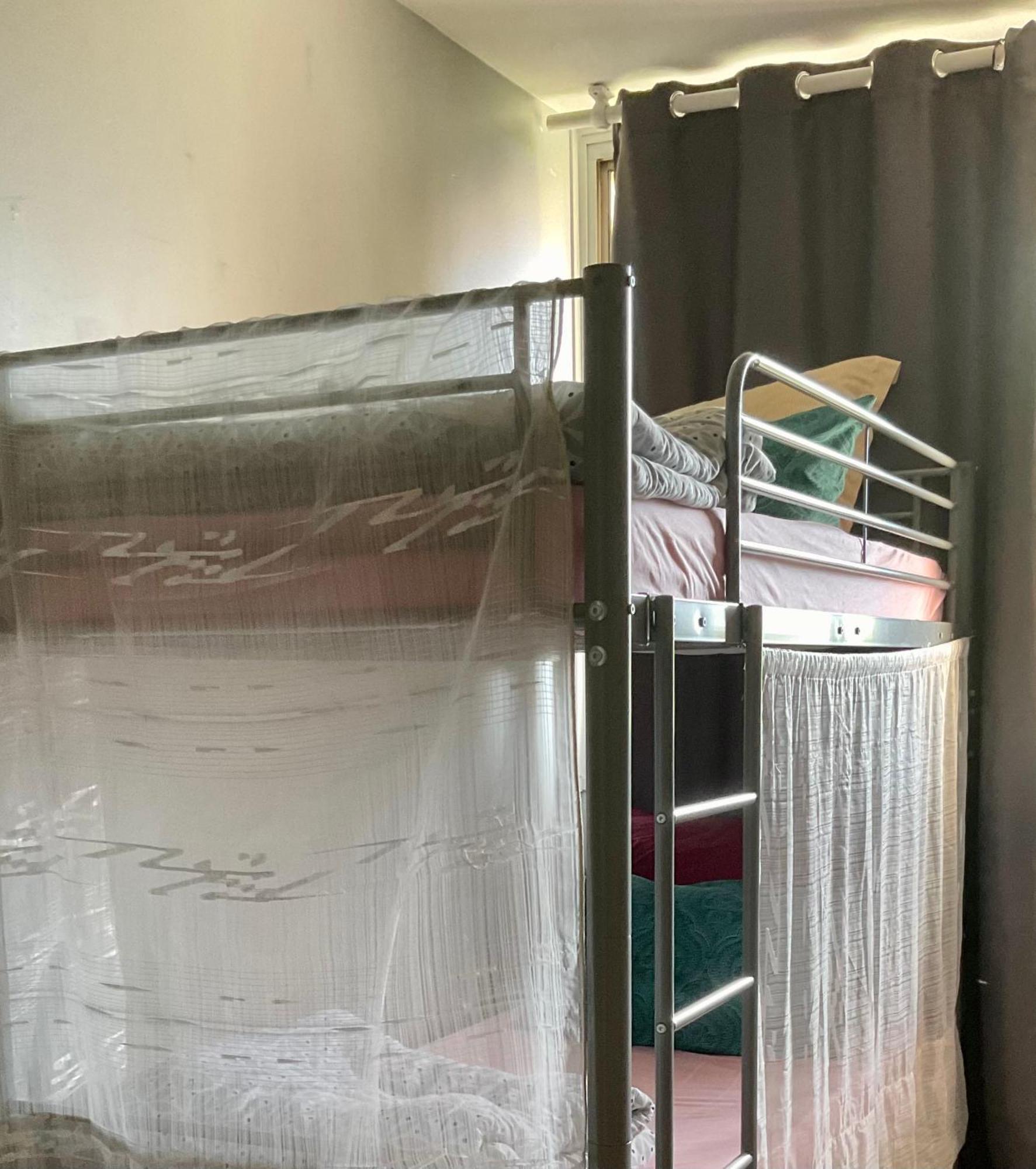 Female-Dortoir Femme -Dorm Shared Room Paris Bobigny Bagian luar foto