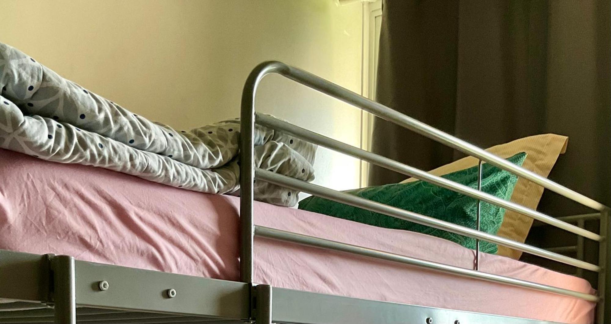 Female-Dortoir Femme -Dorm Shared Room Paris Bobigny Bagian luar foto
