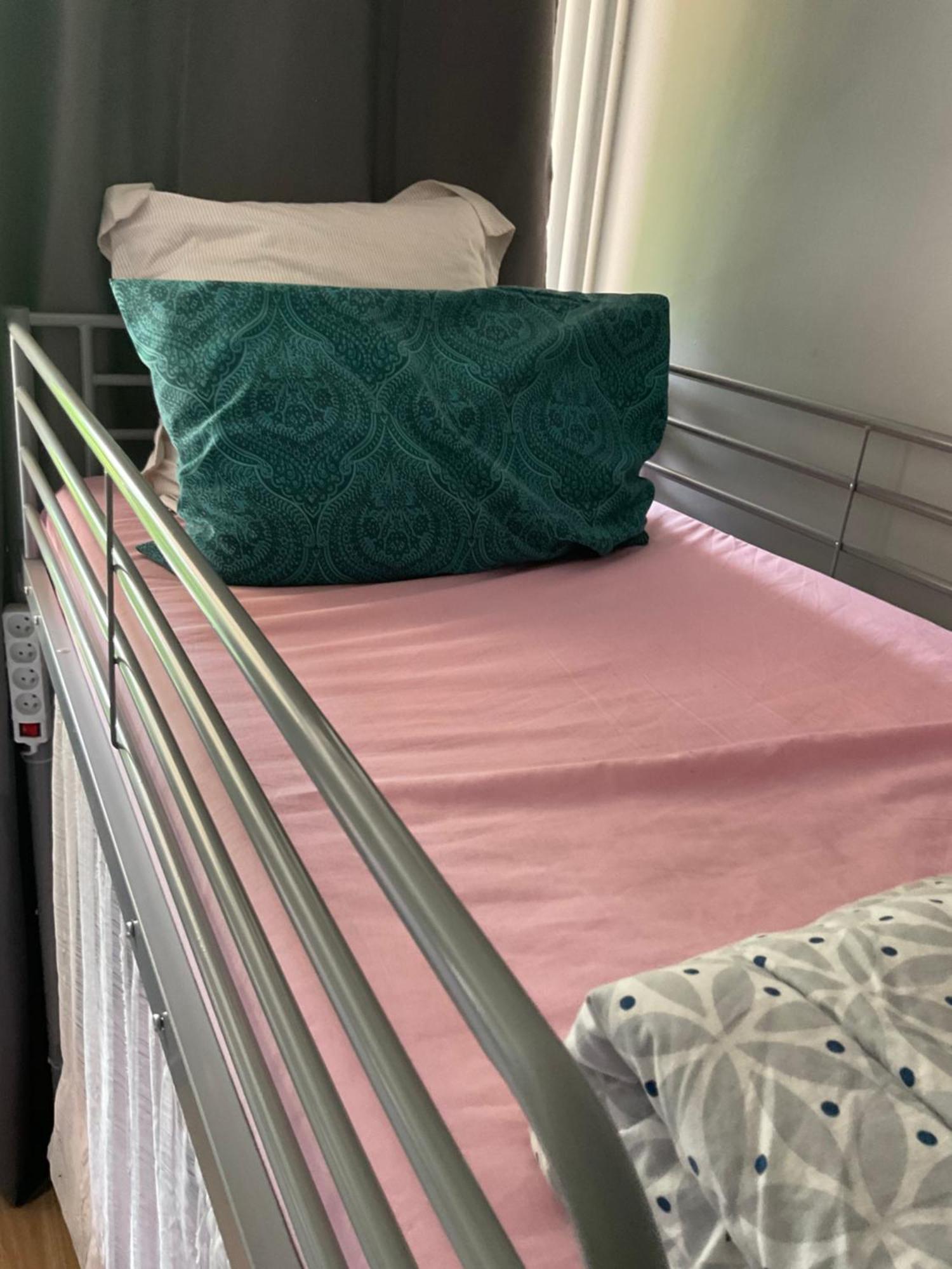 Female-Dortoir Femme -Dorm Shared Room Paris Bobigny Bagian luar foto