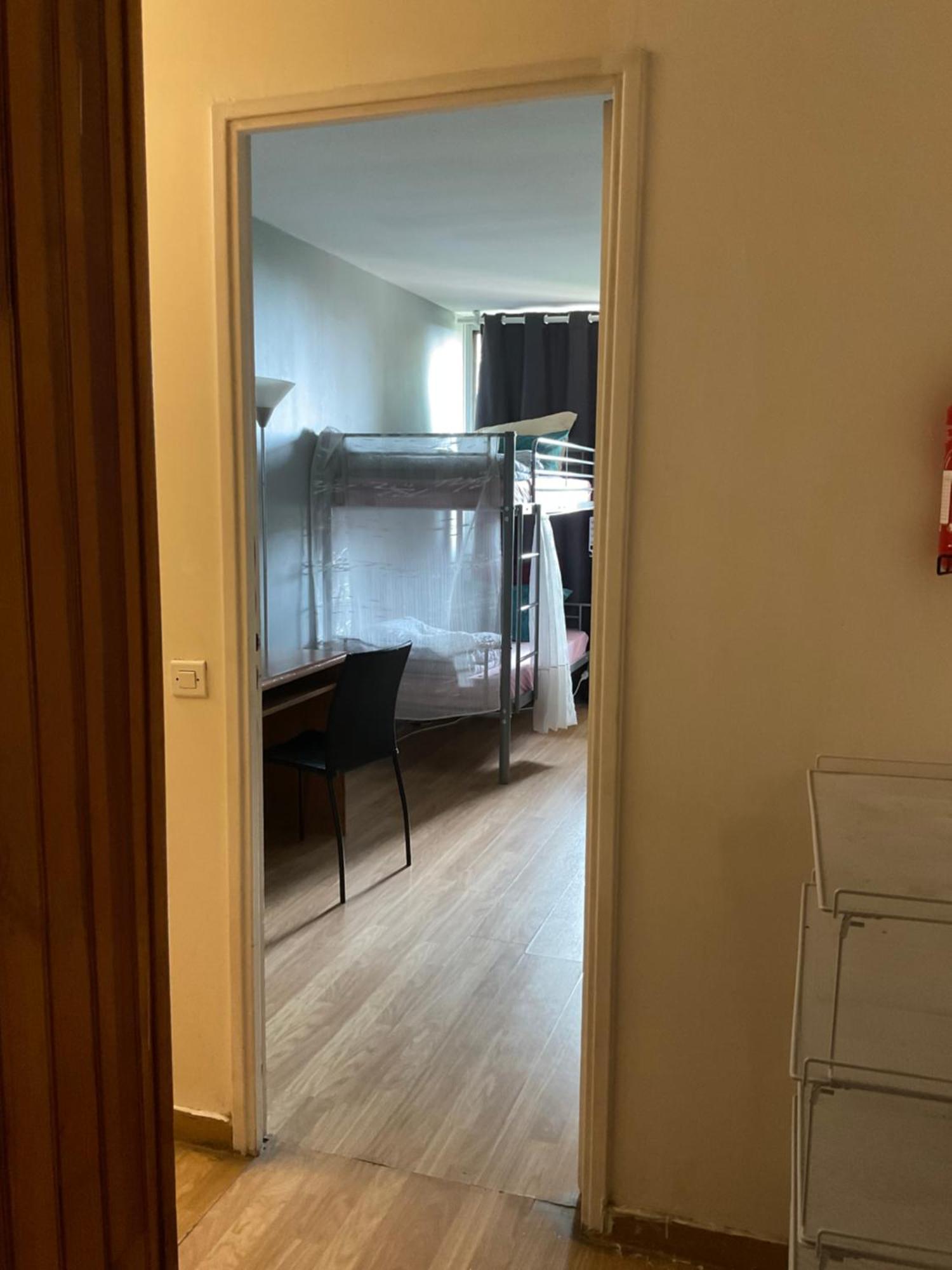Female-Dortoir Femme -Dorm Shared Room Paris Bobigny Bagian luar foto