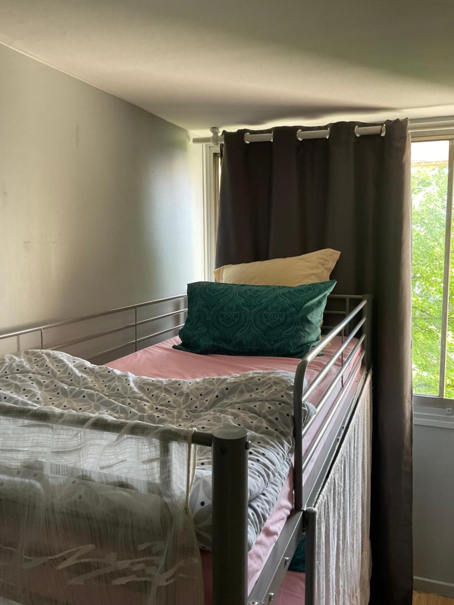 Female-Dortoir Femme -Dorm Shared Room Paris Bobigny Bagian luar foto